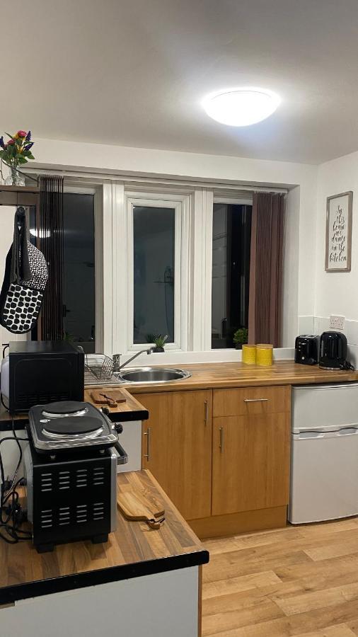 Bv Homely Studio Fourteen At Deighton Huddersfield Dış mekan fotoğraf